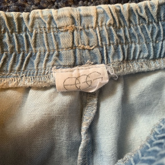 EGG Blue Shorts - Elastic Pearled Trim Acid Wash Chambray - Toddler Girls 2T - Picture 2 of 3